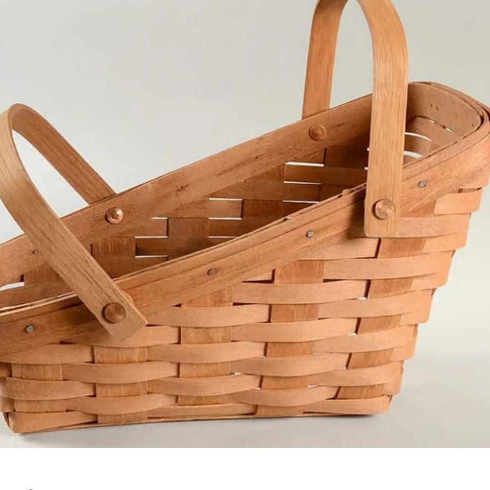 Longaberger Handwoven vegetable Basket Tote in Honey Brown with Twin Handles